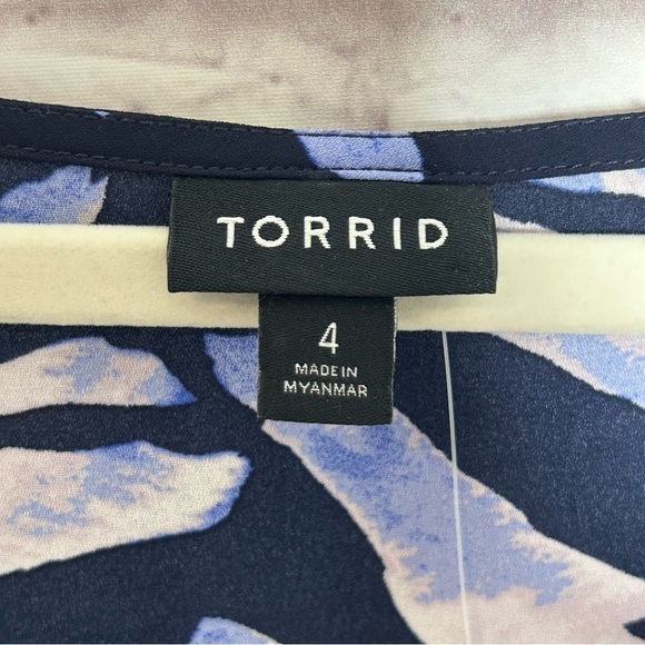 NWT Torrid Tops Torrid Navy Zebra Georgette Peplum Blouse - Picture 10 of 15